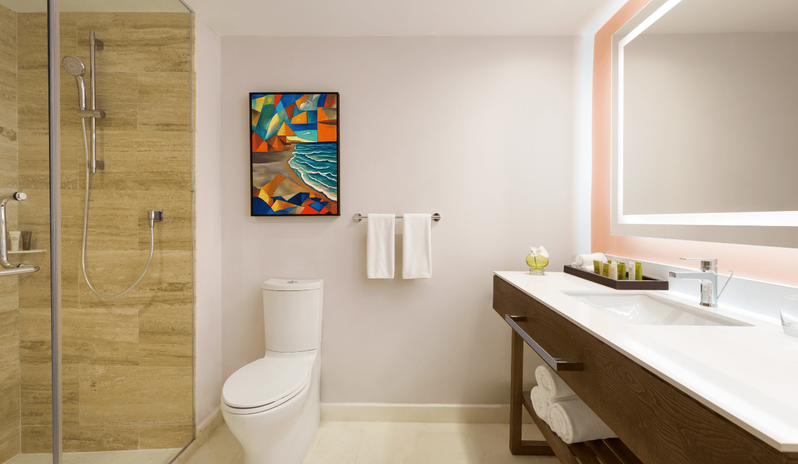 Enclave Swim-Out Garden View - 2 Queen Beds Bathroom